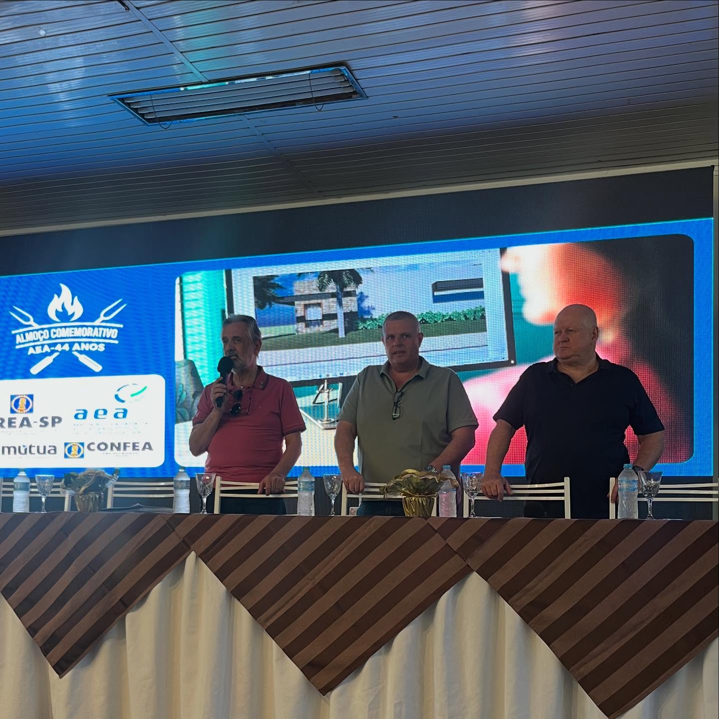 1-AEARMG-939924929424