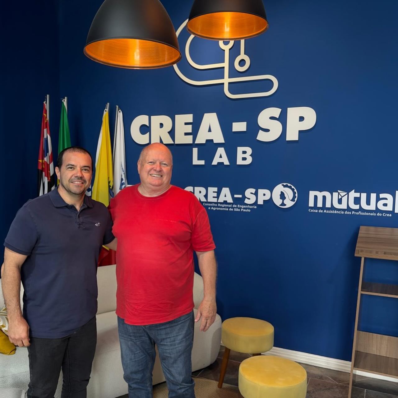 1-aearmg-43094923492034000